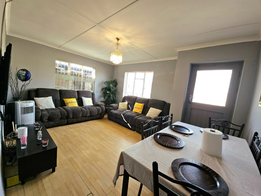 4 Bedroom Property for Sale in Strandfontein Village Western Cape